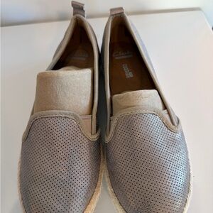 Clarks Azella Major Soft Cushion Beige Slip On Espadrilles size 7 NWT